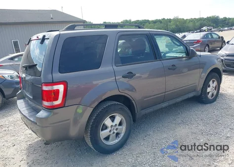 2010 Ford Escape Xlt из США, поврежденный, VIN 1FMCU0D75AKA42237